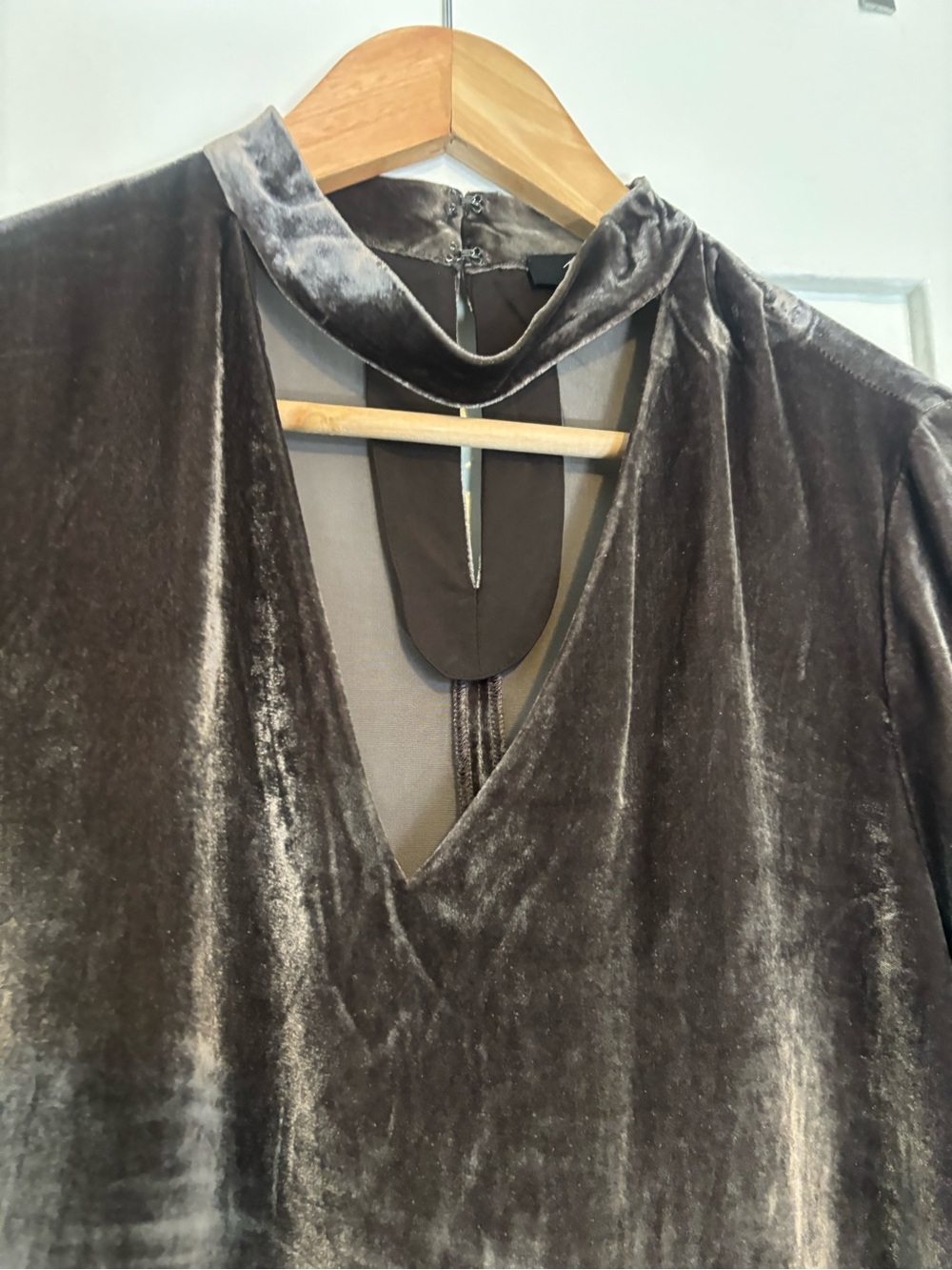 Madewell Charcoal Velvet V-Neck Short Sleeve Top with Mock Collar - Picture 2 of 8